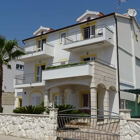Apartments Primošten Buitenkant foto