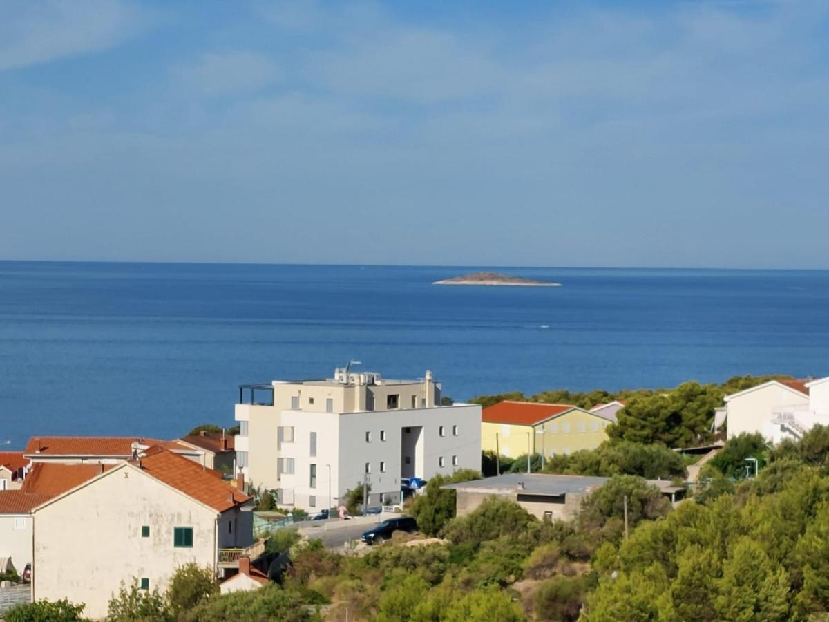 Apartments Primosten *