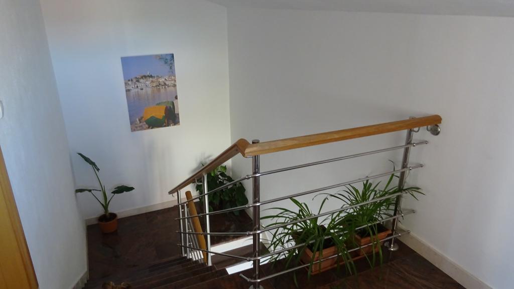 Apartments Primosten *
